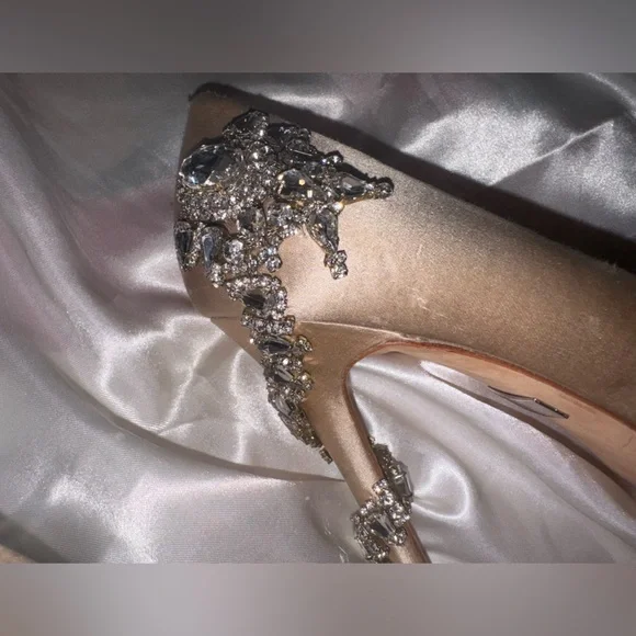 Badgley Mischka Heels (7) - Picture 7 of 8